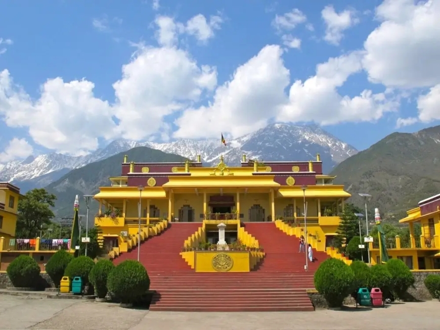 5-Day Romantic Getaway to Dharamshala for Couples